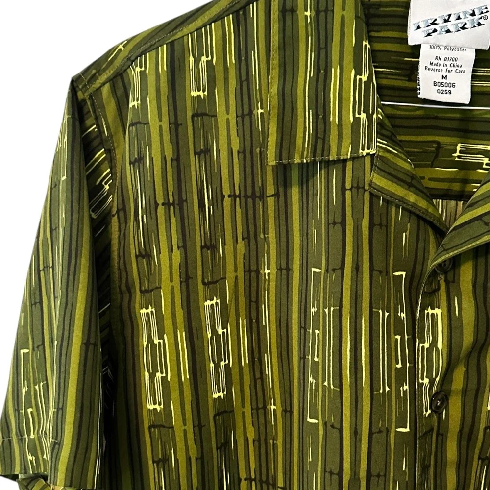 Irvine Park Abstract Camp‎ Shirt - Green Short Sleeve Button Up - M